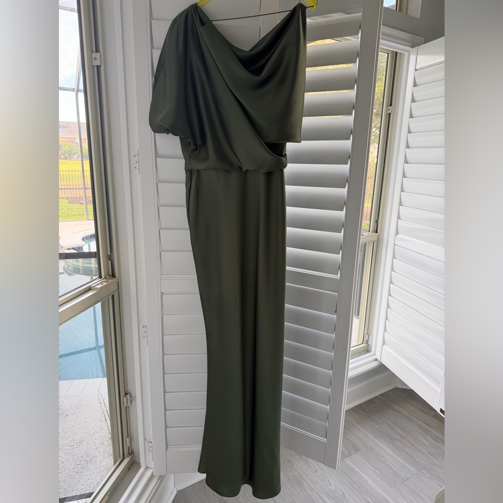 AMSALE Pryce Satin One Shoulder Gown Olive Size 4 - Picture 15 of 15
